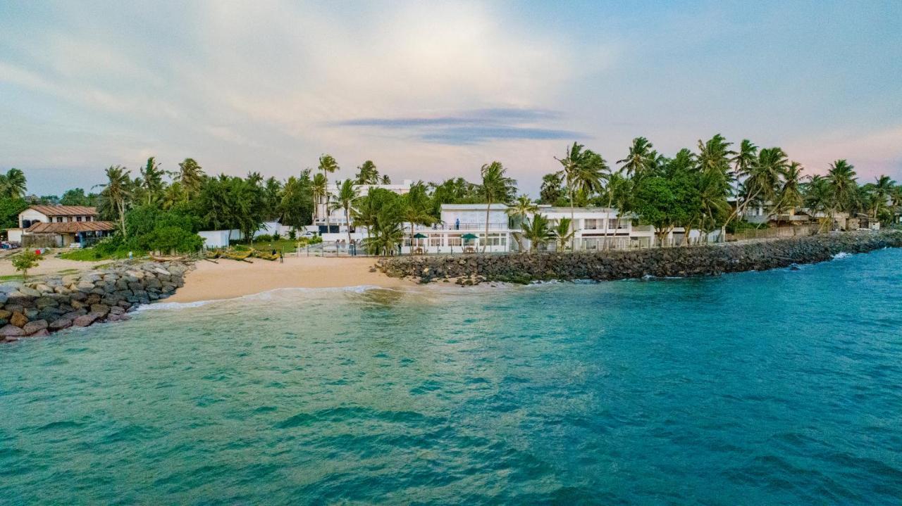 Manara Beach Beruwala Bagian luar foto