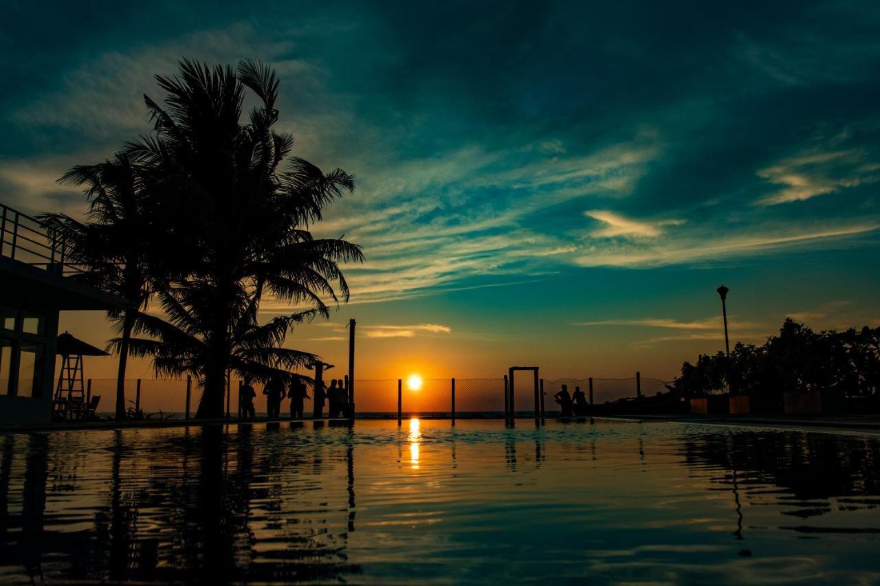 Manara Beach Beruwala Bagian luar foto