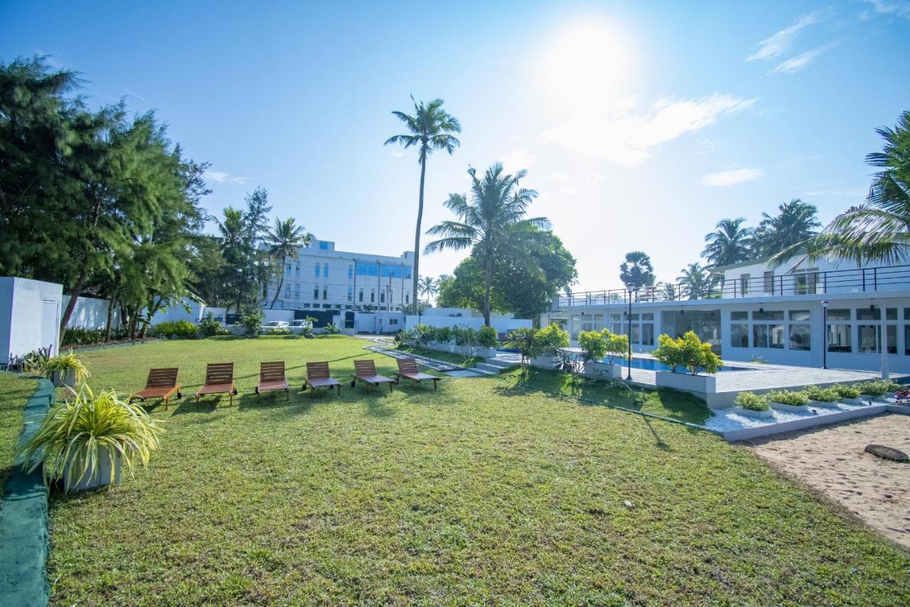 Manara Beach Beruwala Bagian luar foto