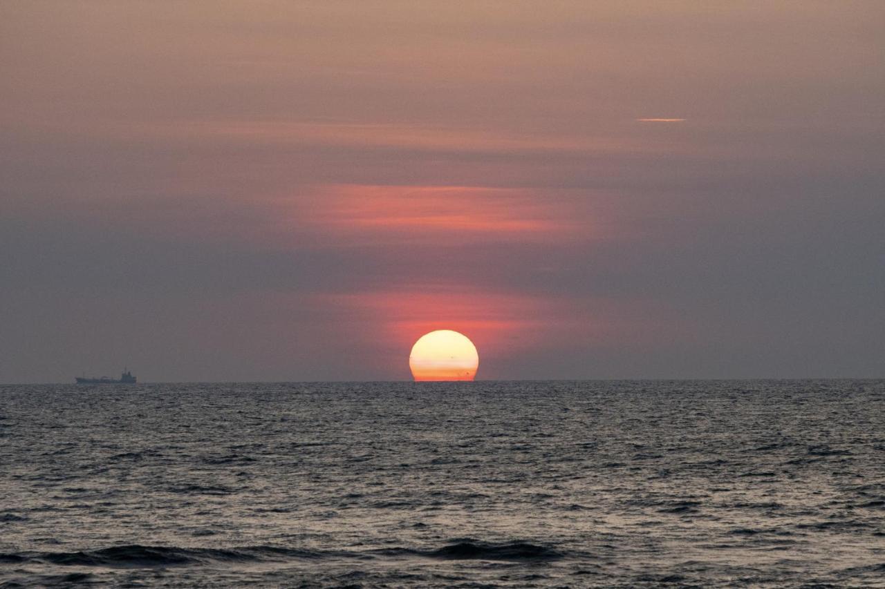 Manara Beach Beruwala Bagian luar foto