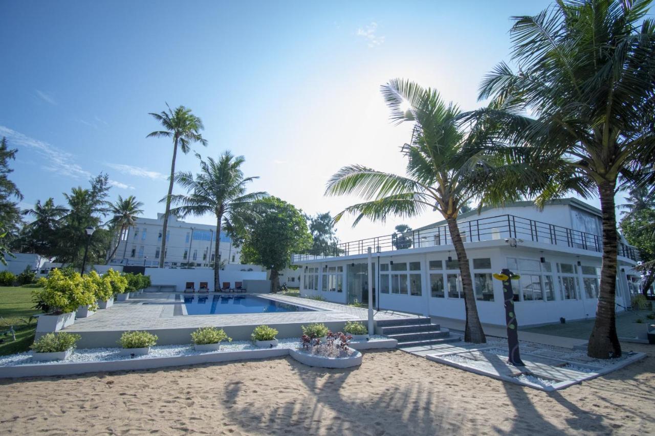 Manara Beach Beruwala Bagian luar foto