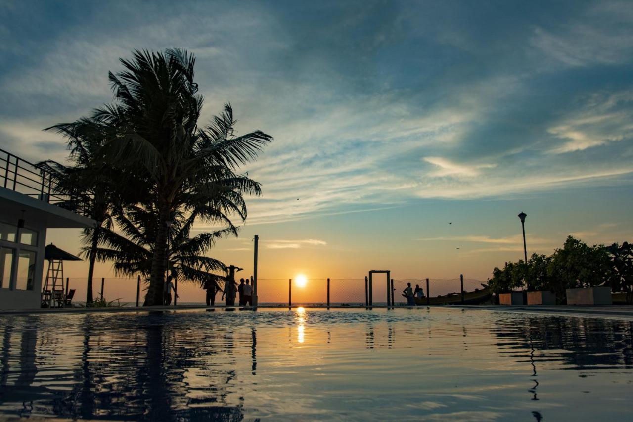 Manara Beach Beruwala Bagian luar foto